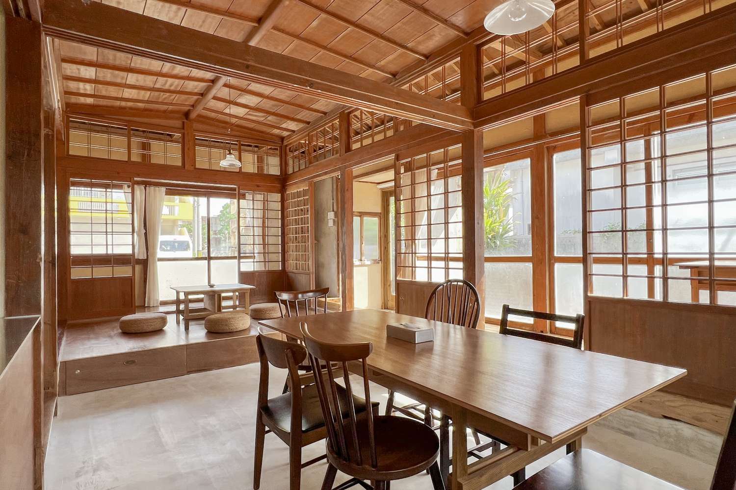 ダイニング&小上がり